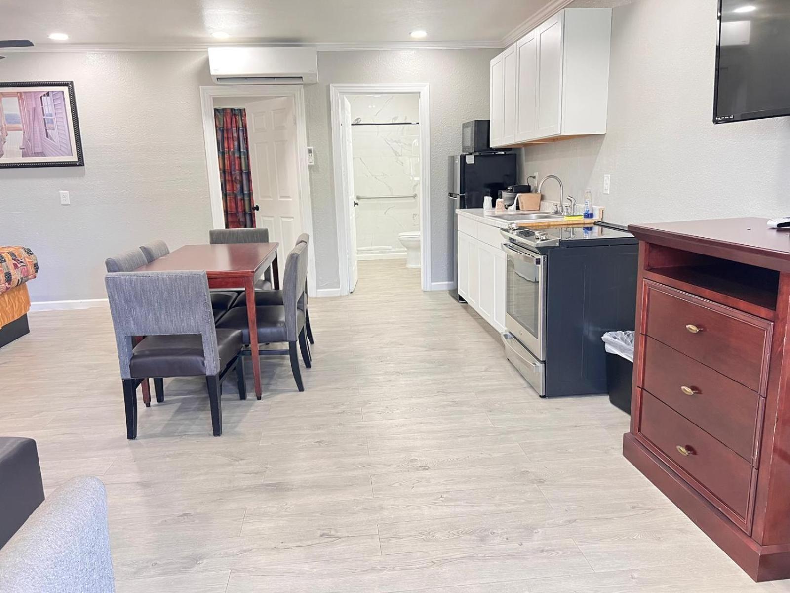 Sunshine Inn & Suites Venice, Florida Venice Gardens Екстериор снимка