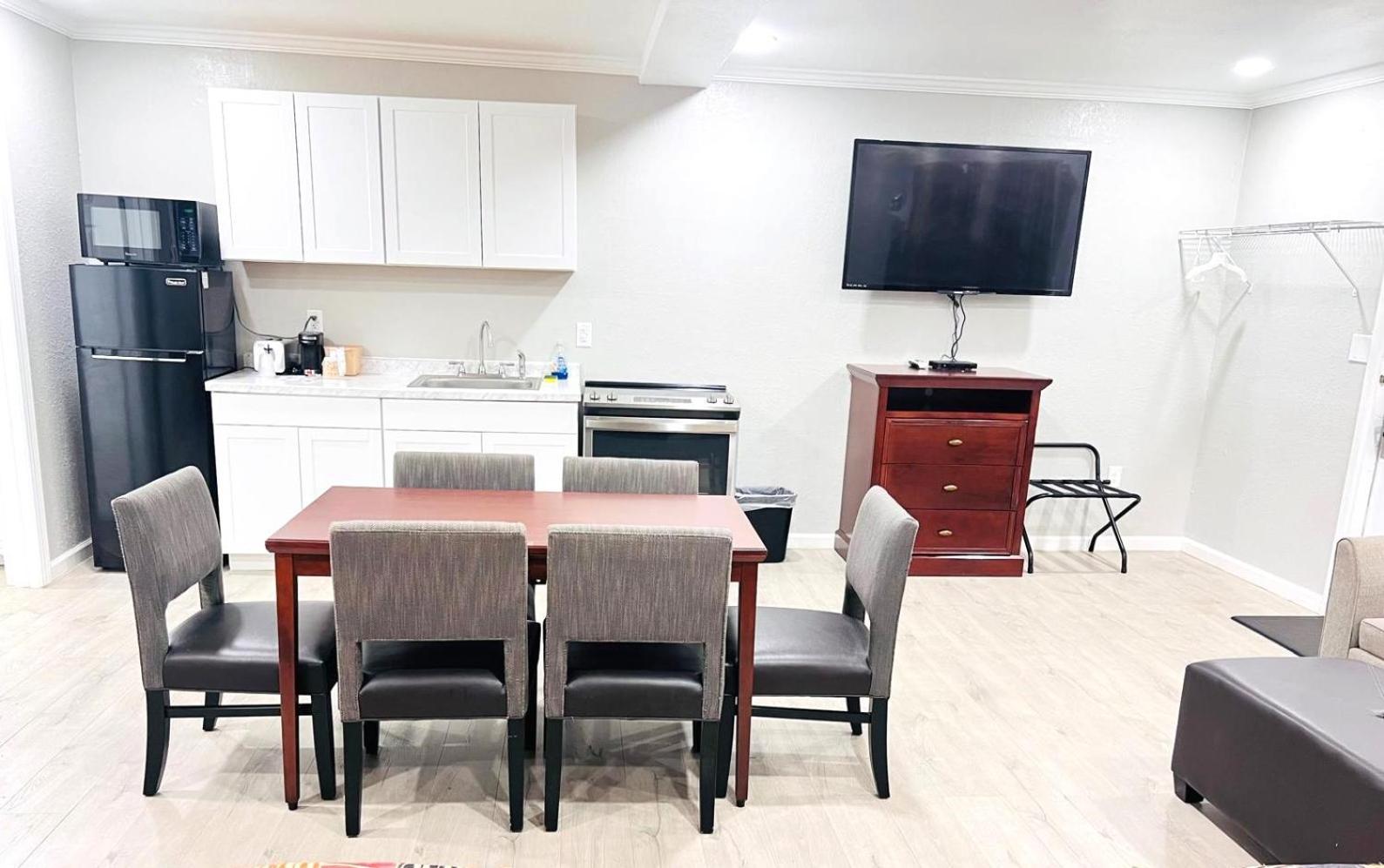 Sunshine Inn & Suites Venice, Florida Venice Gardens Екстериор снимка