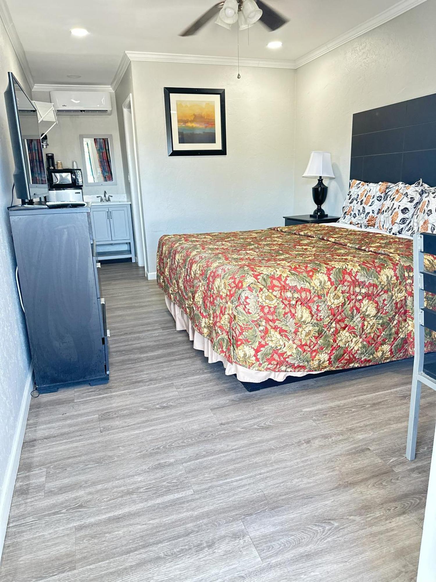 Sunshine Inn & Suites Venice, Florida Venice Gardens Екстериор снимка