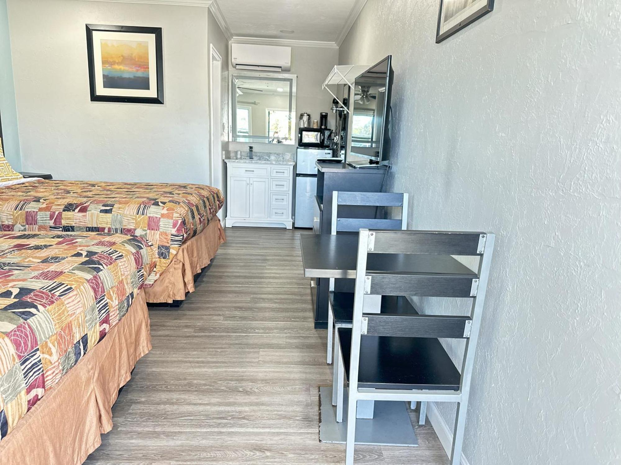 Sunshine Inn & Suites Venice, Florida Venice Gardens Екстериор снимка