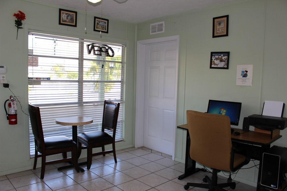 Sunshine Inn & Suites Venice, Florida Venice Gardens Екстериор снимка