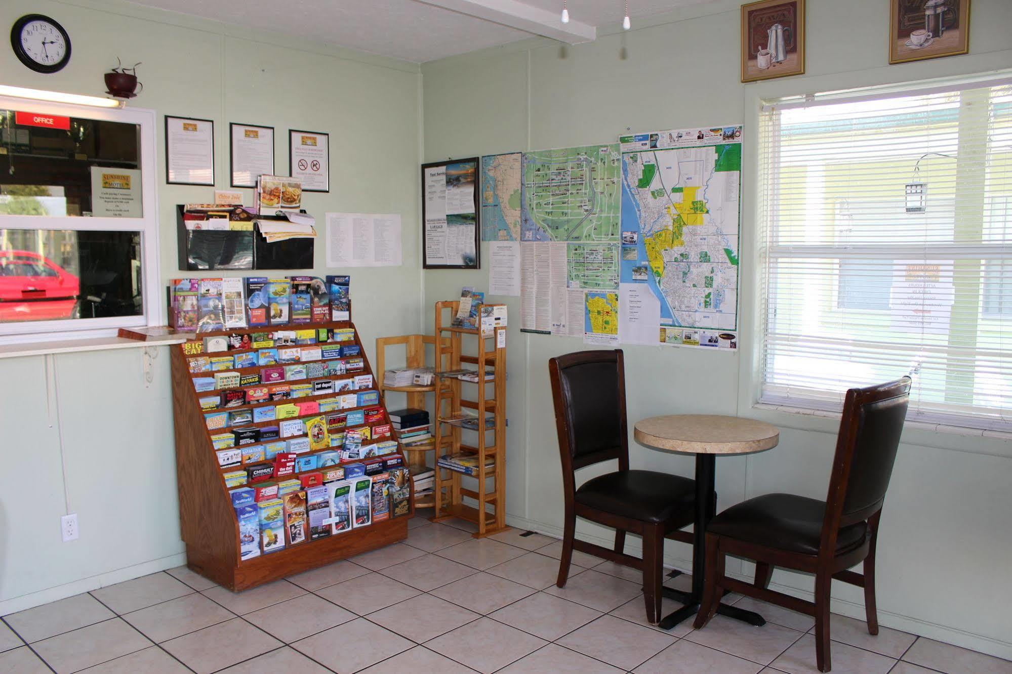 Sunshine Inn & Suites Venice, Florida Venice Gardens Екстериор снимка