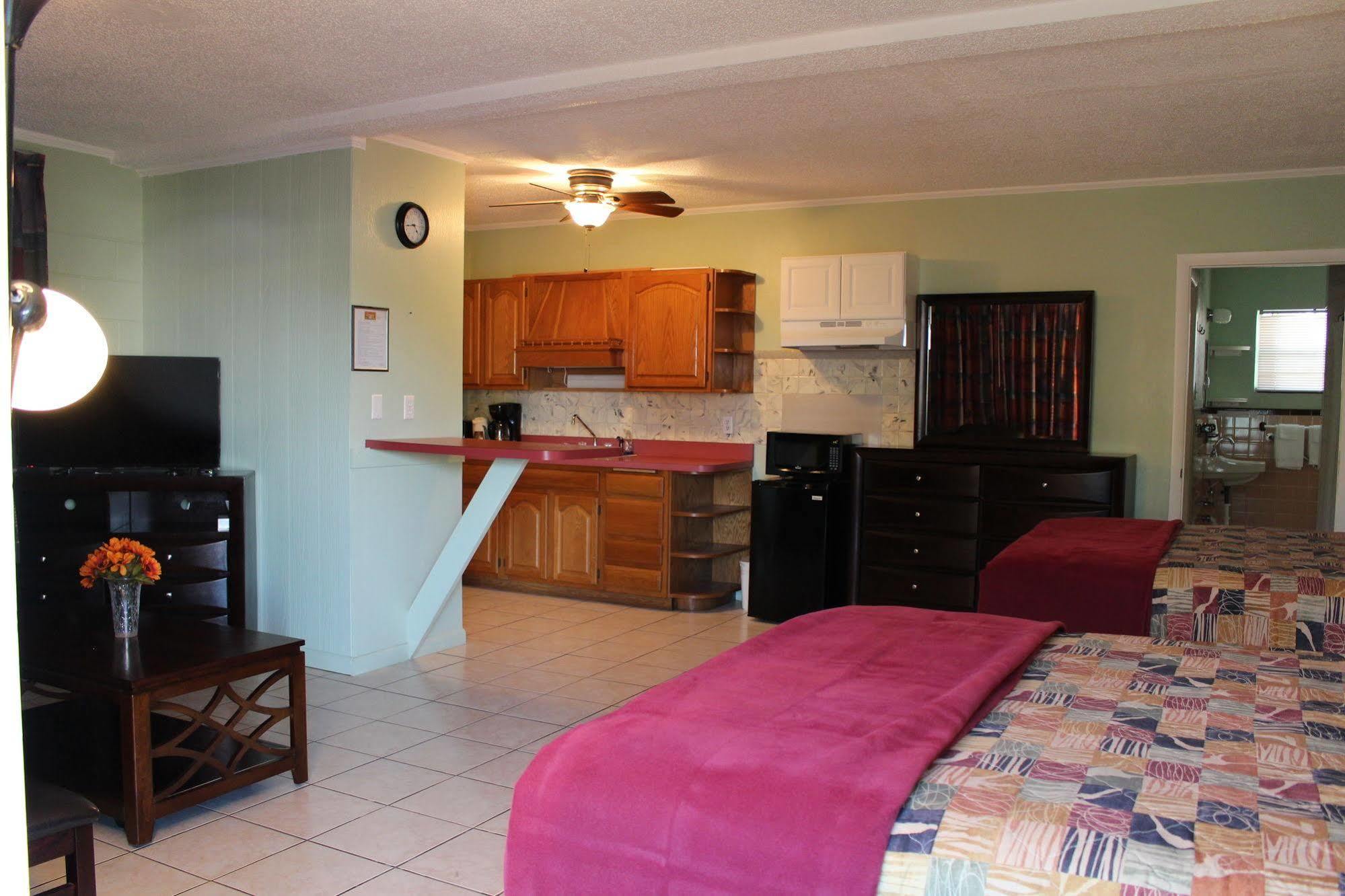 Sunshine Inn & Suites Venice, Florida Venice Gardens Екстериор снимка