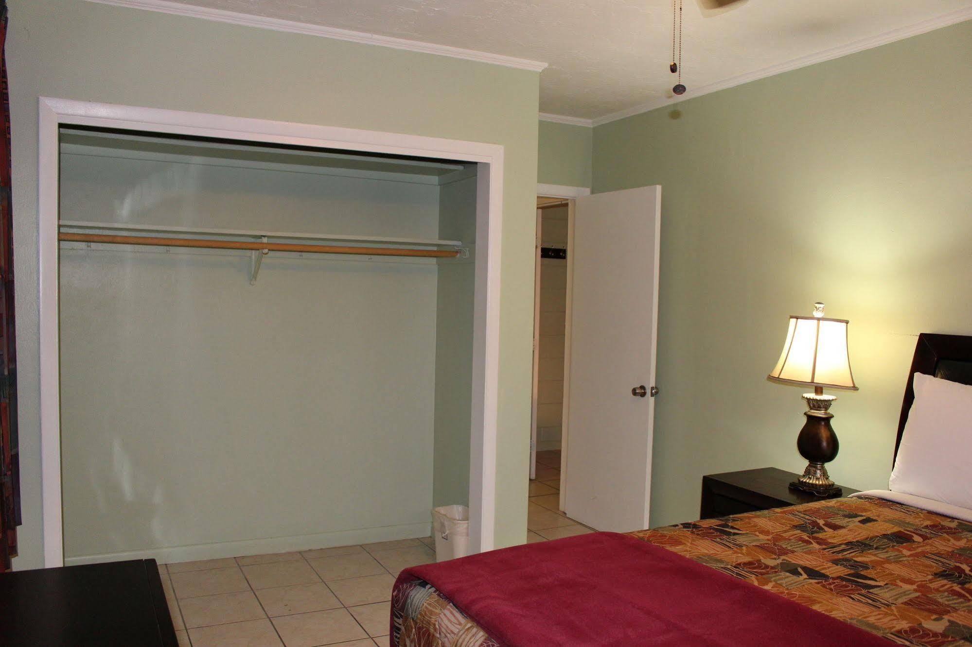 Sunshine Inn & Suites Venice, Florida Venice Gardens Екстериор снимка