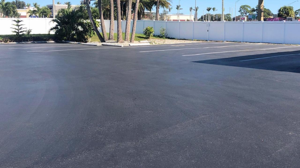 Sunshine Inn & Suites Venice, Florida Venice Gardens Екстериор снимка