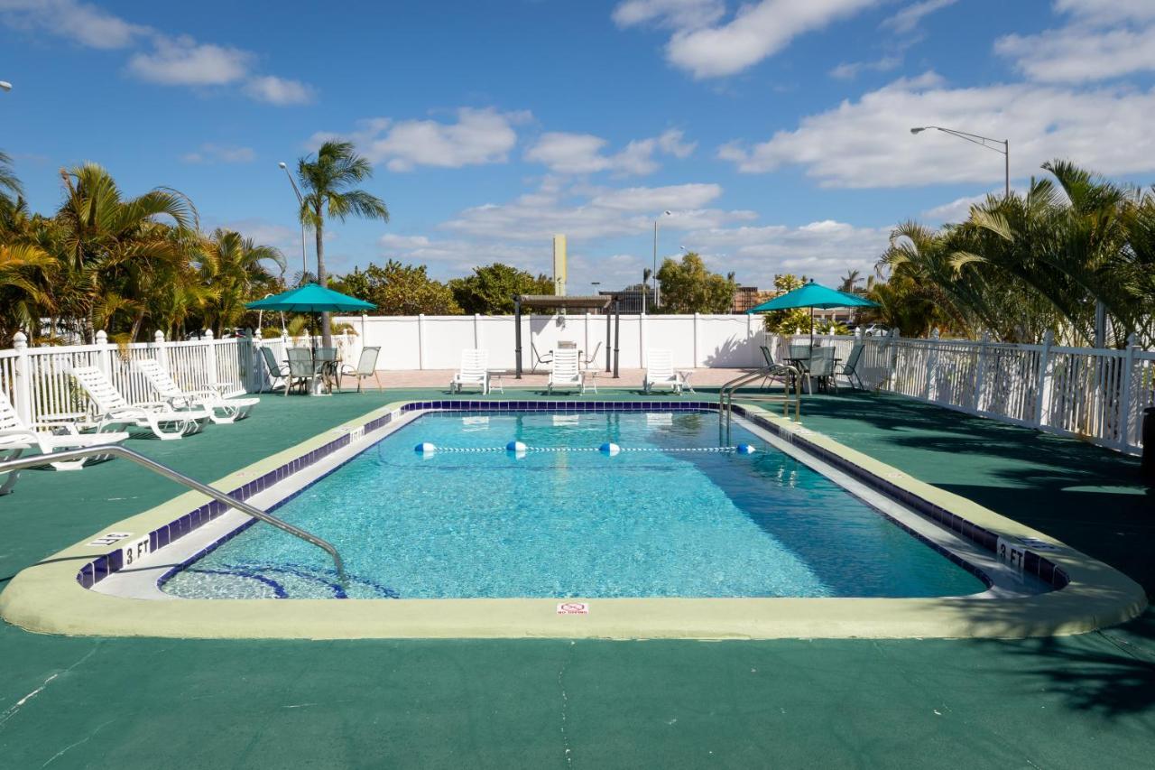 Sunshine Inn & Suites Venice, Florida Venice Gardens Екстериор снимка